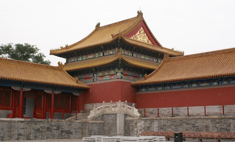 Beijing, Pékin, Vue extérieure d'une galerie qui entoure l'esplanade de la porte de l'Harmonie Suprême de la Cité Interdite